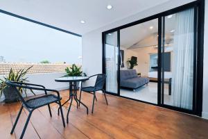 Μπαλκόνι ή βεράντα στο Luxury Pool Villa Pattaya Center C8 - 4 Bedroom