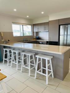 Dapur atau dapur kecil di Seabreeze On Dolphin