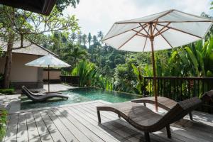 Bazén v ubytování The Lokha Ubud Resort, Villas & SPA nebo v jeho okolí