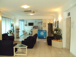 TV a/nebo společenská místnost v ubytování Hotel Canasta