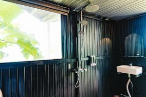 Koupelna v ubytování Panorama Glamping + 37 fotografií
