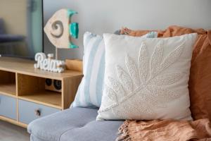 TV o dispositivi per l'intrattenimento presso Oceans at Terrigal a Beachfront Oasis
