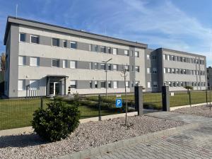 Budova, kde se aparthotel nachází