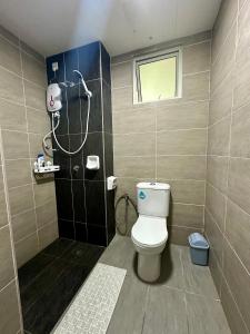 Studio Unit At Residensi Suasana的一间浴室