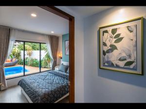 Bazén v ubytování Oasis 4BR Private Pool Villa in central Ao Nang nebo v jeho okolí