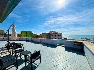 Gallery image of La Terrazza sul Mare - Apt 15 min to Fiumicino in Lido di Ostia