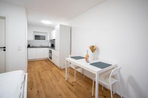 Η κουζίνα ή μικρή κουζίνα στο Sanierte Wohnung "Luca" fußläufig ins Zentrum