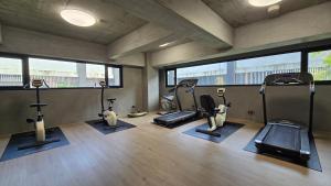Fitness centrum a/nebo fitness zařízení v ubytování Hotel R14
