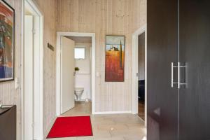 Fotografie z fotogalerie ubytování Bright And Stylish Holiday Home Near Gjerrild Strand v destinaci Brøndstrup