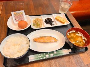 ホテルの敷地内または近くでの食事または食べ物