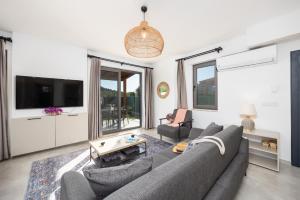 Μια τηλεόραση ή/και κέντρο ψυχαγωγίας στο Villa Karya