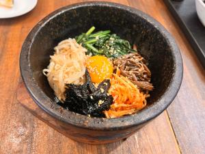 ホテルの敷地内または近くでの食事または食べ物