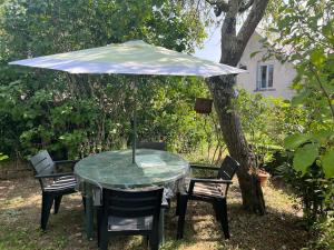 Zahrada ubytování Charming House with exceptional Loire view