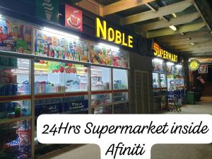 Supermarket nebo jiné obchody v  apartmánu nebo okolí