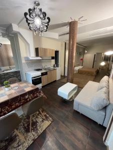 Η κουζίνα ή μικρή κουζίνα στο Apart Complex Diva& Bar & restaurant +137 φωτογραφίες