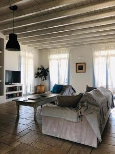 Televisyen dan/atau pusat hiburan di Aetheras House