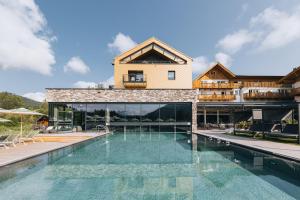 Basen w obiekcie Hotel Seespitz Superior - Adults Only lub w pobliżu