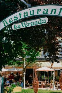 Um restaurante ou outro lugar para comer em Hotel International & Terminus