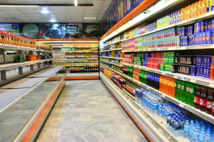 Supermarket nebo jiné obchody v  hotelu nebo okolí