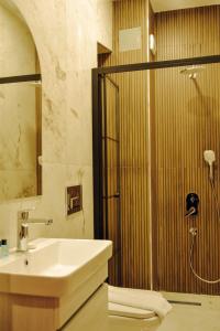Ein Badezimmer in der Unterkunft Galata Calm Tale Hotel