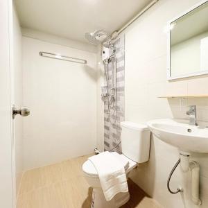 Koupelna v ubytování Yoi Hotel krabi
