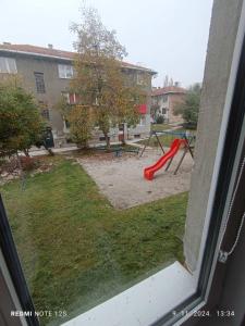 Ο χώρος παιχνιδιού για παιδιά στο Šarmantni, moderni kutak na Koševu