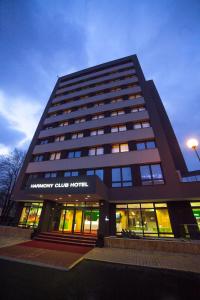 Budova, kde se hotel nachází + 26 fotografií