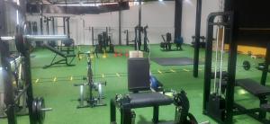 Fitness centrum a/nebo fitness zařízení v ubytování HOTEL Quito Antiguo
