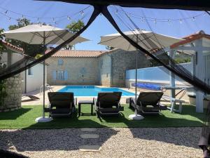 Bazén v ubytování Perfect getaway for a family holiday nebo v jeho okolí