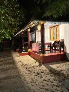 Afbeelding uit fotogalerij van Marari Das Beach Villa in Mararikulam