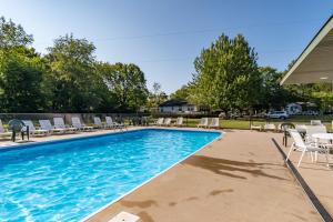 Bazén v ubytování Goshorn Lake #24 - Community pool and lake access nebo v jeho okolí