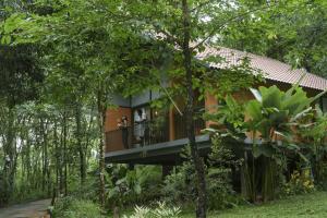 Crystal Kuruva Nature Resort & Spa外面的花园