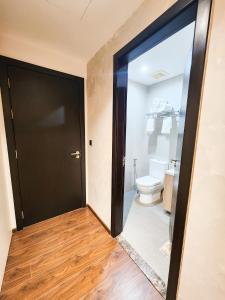 Koupelna v ubytování 1 Bedroom Apartment in Aeon Towers I City Views I Free Wi-fi, Gym and Pool