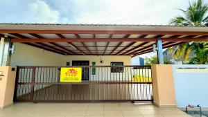 Μπαλκόνι ή βεράντα στο Happy Guest House Nibong Tebal 开心民宿高渊区