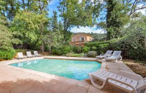 Πισίνα στο ή κοντά στο 3 Bedroom Cozy Home In Callian +24 φωτογραφίες