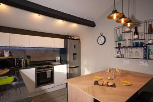 Köök või kööginurk majutusasutuses Helm View