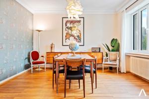 Posezení v ubytování Cozy 1BR with Balcony and Workspace in Hollerich + 22 fotografií