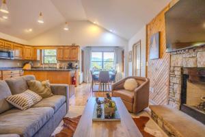 Fotografie z fotogalerie ubytování Osprey - Family Cabin, Hot Tub, Game Room, Theater v destinaci Blairsville + 58 fotografií