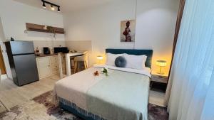 Kuchyň nebo kuchyňský kout v ubytování Deluxe Studios - Perfect for Short or Long Stays