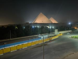 Piscina di Maria Pyramids House o nelle vicinanze