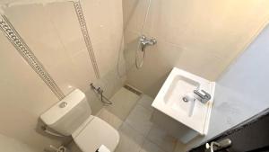Spacious 2-Floor Apt in Lavandolive Residence的一间浴室