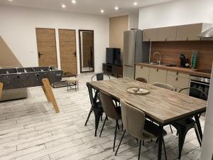 Kuchyň nebo kuchyňský kout v ubytování Charmante Maison Wicroise