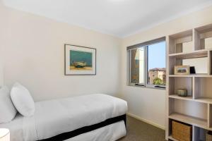 Letto o letti in una camera di Oceanfront 3-Bed Retreat with Pool-Steps to Beach