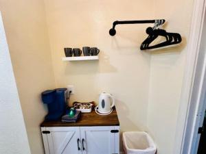 Φωτογραφία από το άλμπουμ του Timberview Suite-Hot Tub-Forest Views-Sleeps 2 σε North Fork