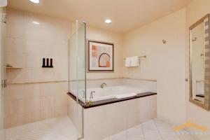 Bagno di MGM Signature-07-707 Strip View Balcony Studio