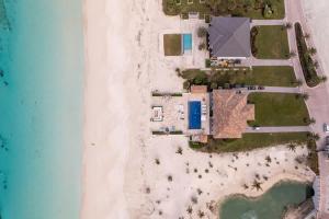 Gallery image of Biminis Beachfront Dream Villa in Bailey Town