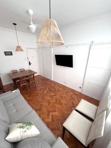 Μια τηλεόραση ή/και κέντρο ψυχαγωγίας στο MATER Ipanema