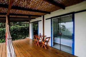 A piscina em ou perto de Sol-lua Bangalo com uso exclusivo da piscina