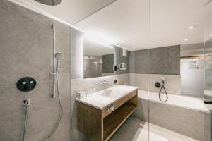 Łazienka w obiekcie Gourmet & Wine Hotel Austria - 4 Sterne superior