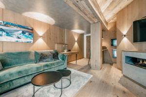 TV a/nebo společenská místnost v ubytování Gourmet & Wine Hotel Austria - 4 Sterne superior